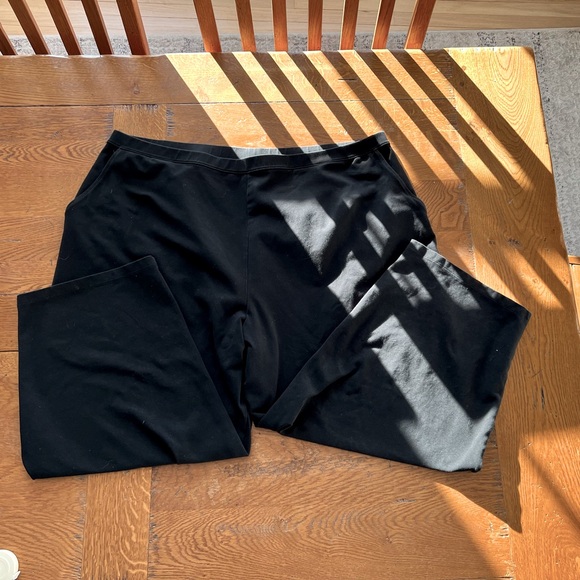 LL Bean women's black cropped pants 3x, great condition, smoke free home. - Picture 3 of 11